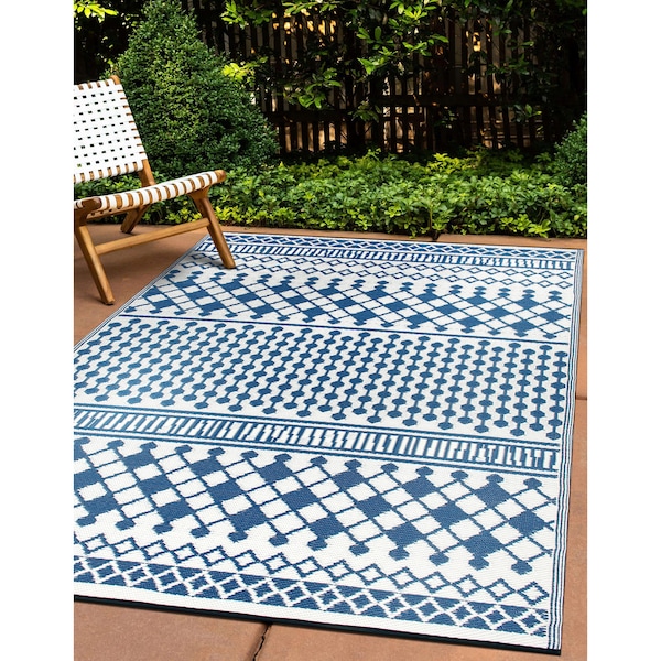 World Rug Gallery Contemporary Bohemian Geometric Reversible Recycled Plastic 5' X 7' Blue Outdoor Rug 6073BLUE5X7 - main